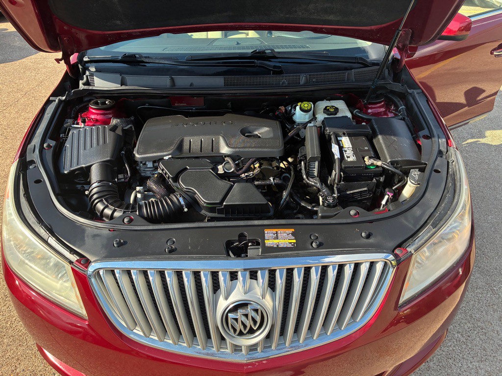 2010 Buick Lacrosse Image 28