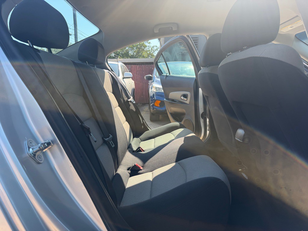 2016 Chevrolet Cruze Image 17