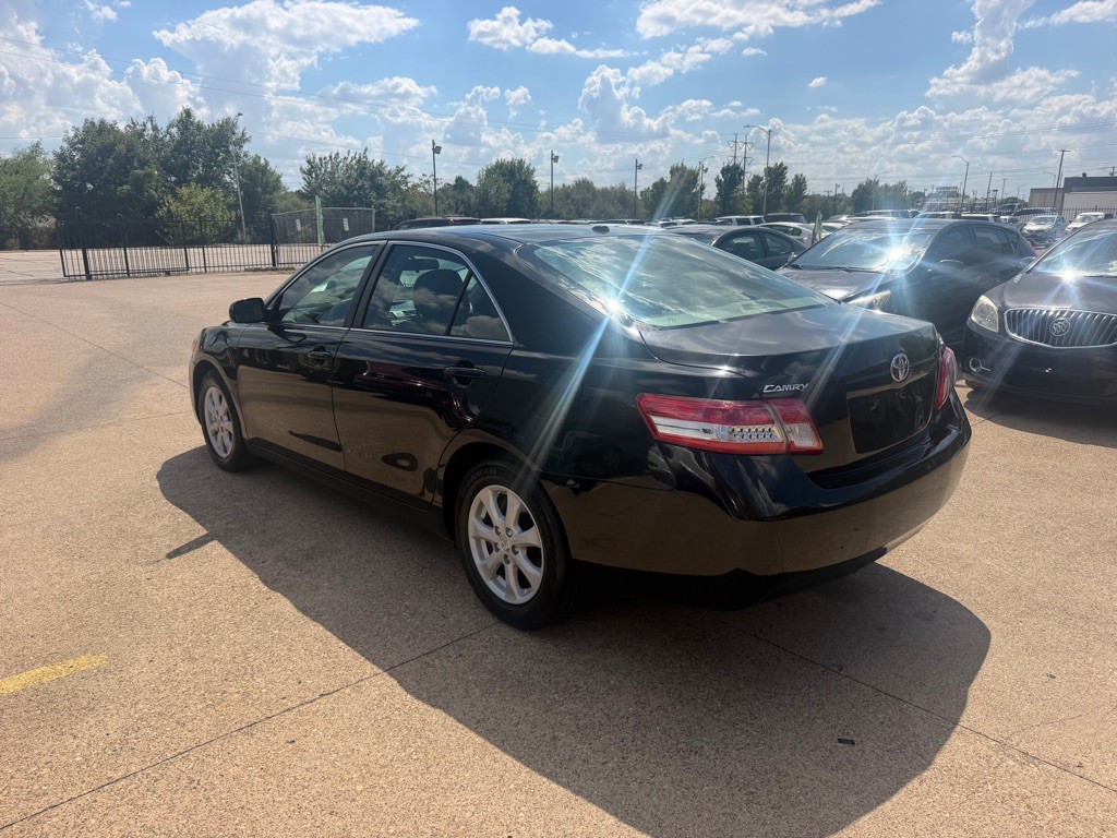 2011 Toyota Camry Image 4