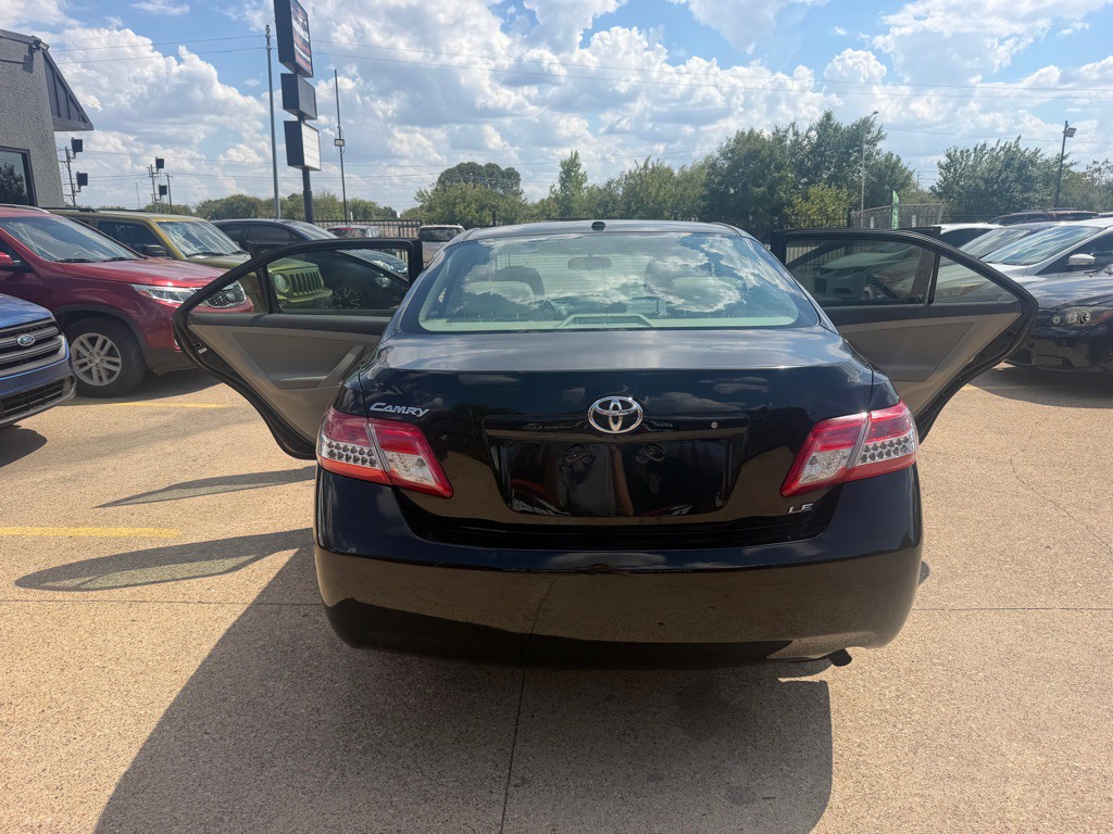 2011 Toyota Camry Image 11