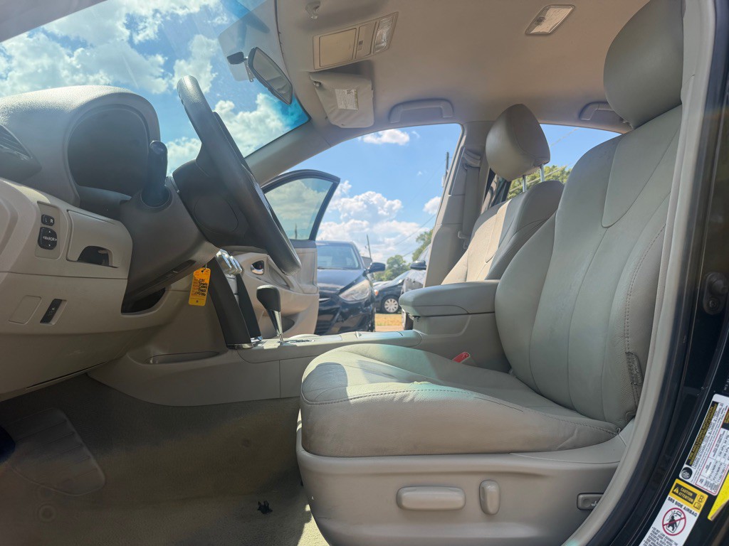 2011 Toyota Camry Image 14