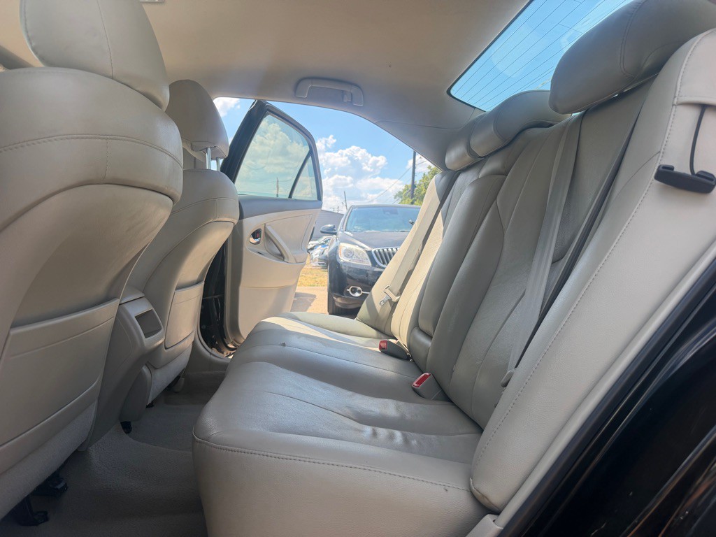 2011 Toyota Camry Image 15