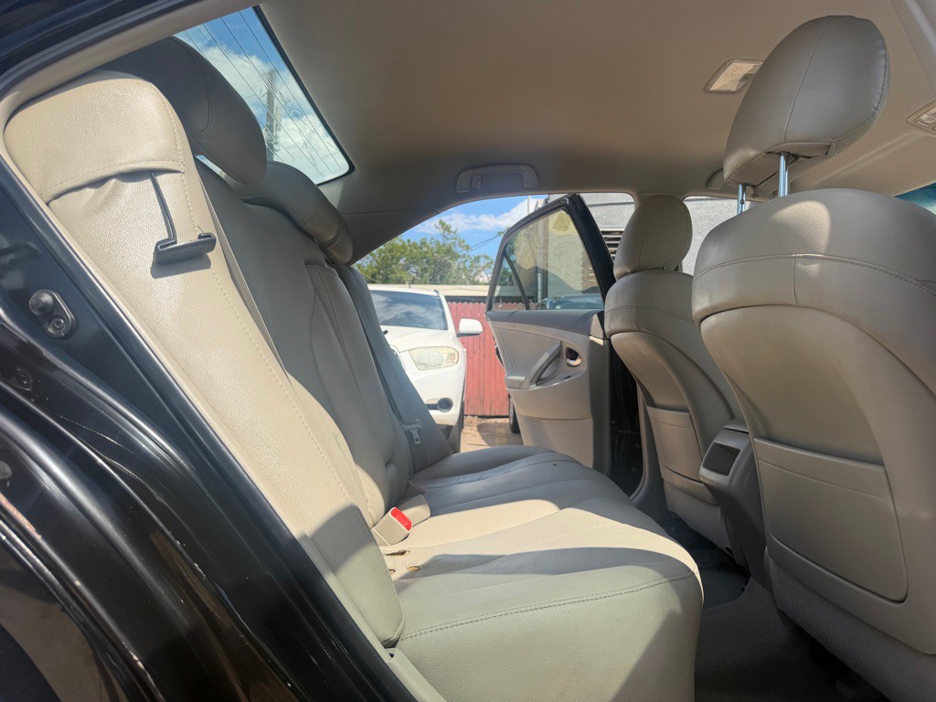 2011 Toyota Camry Image 16