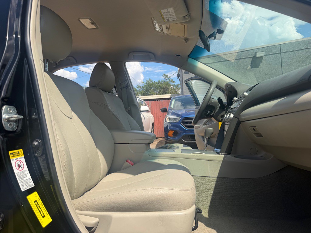 2011 Toyota Camry Image 17
