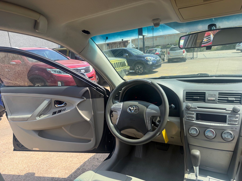 2011 Toyota Camry Image 19