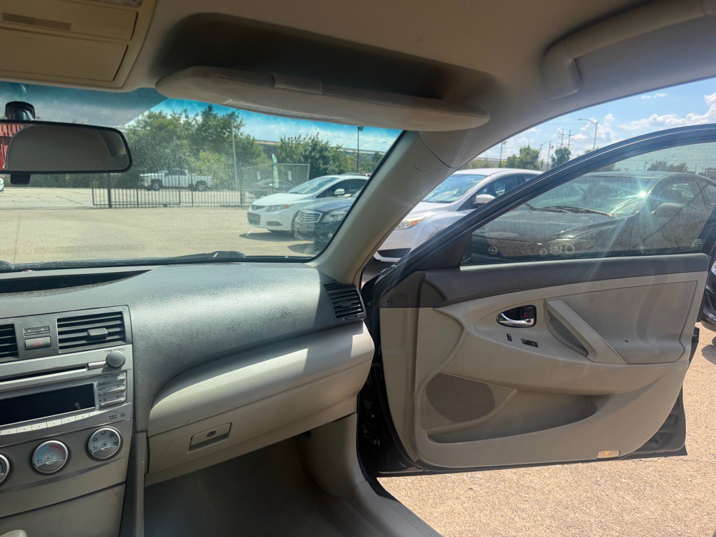 2011 Toyota Camry Image 20