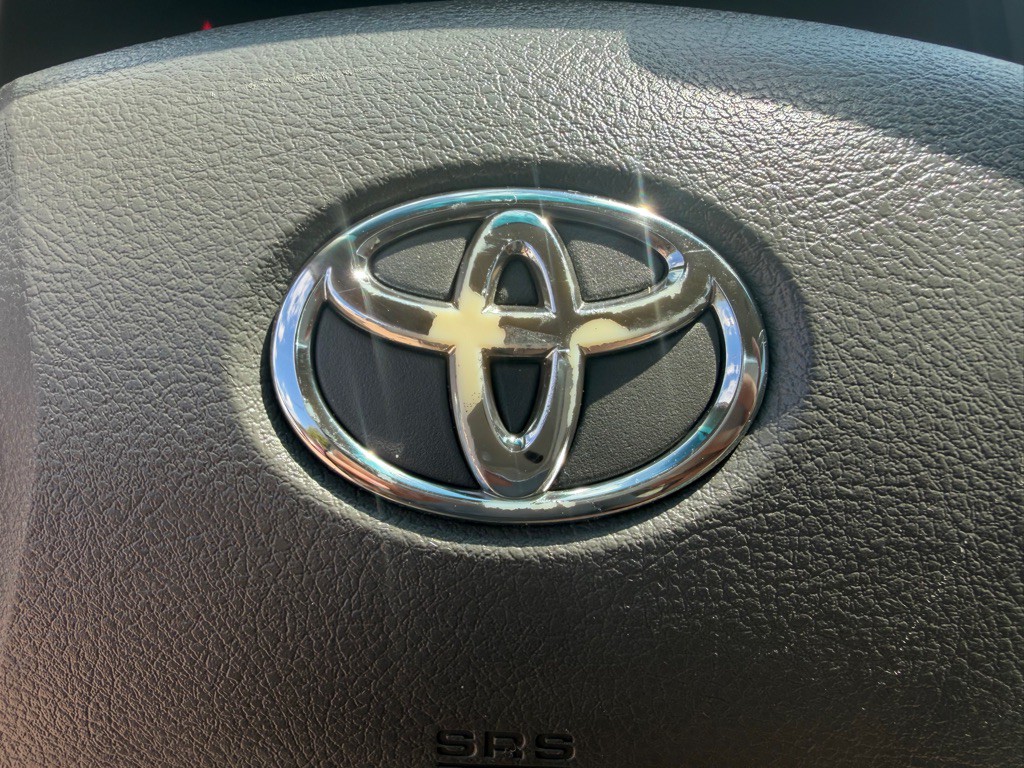 2011 Toyota Camry Image 21