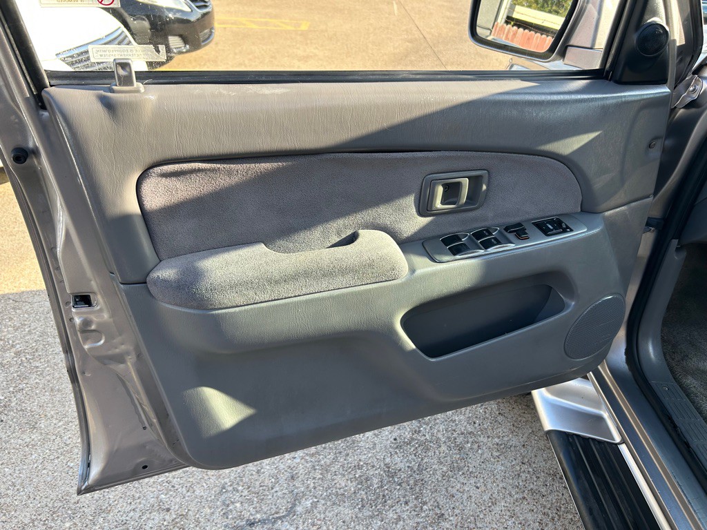 2002 Toyota 4Runner Image 13