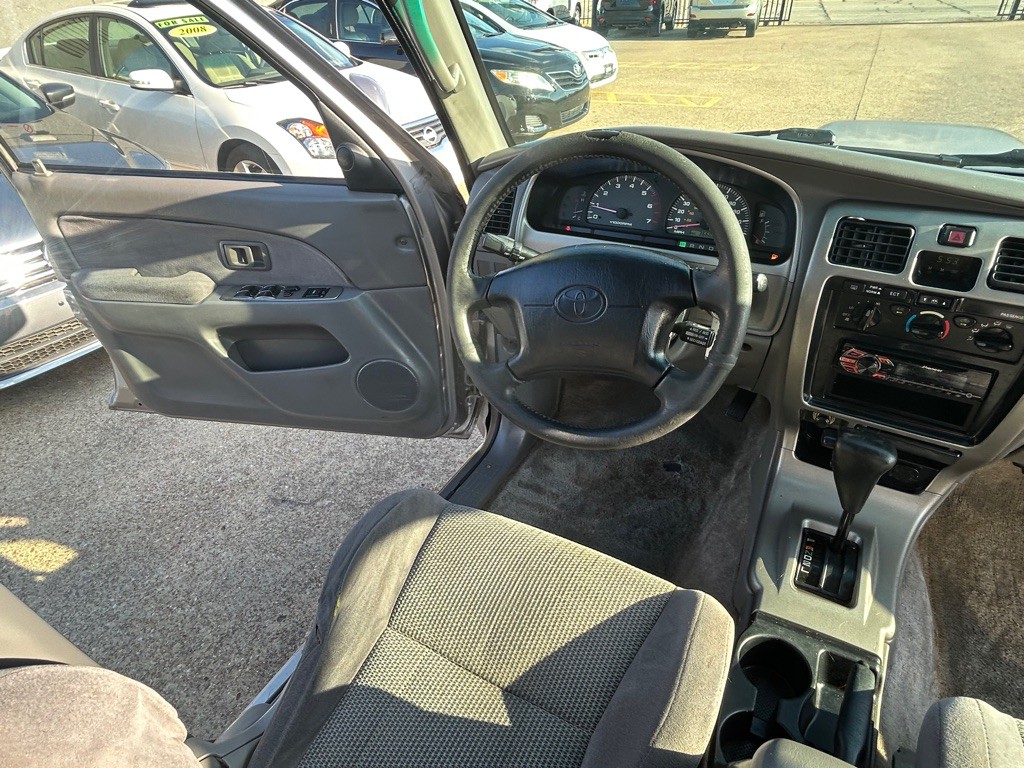 2002 Toyota 4Runner Image 23