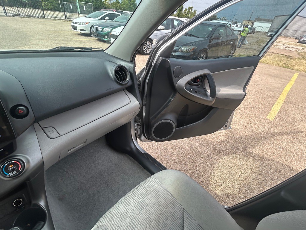 2010 Toyota Rav4 Image 21