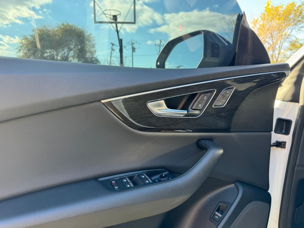 2019 Audi Q8 Image 15