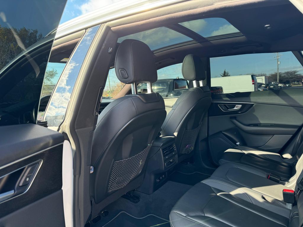 2019 Audi Q8 Image 16