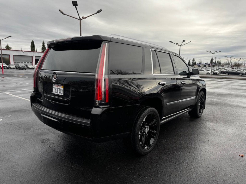 2015 Cadillac Escalade Image 12