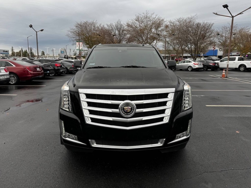 2015 Cadillac Escalade Image 2