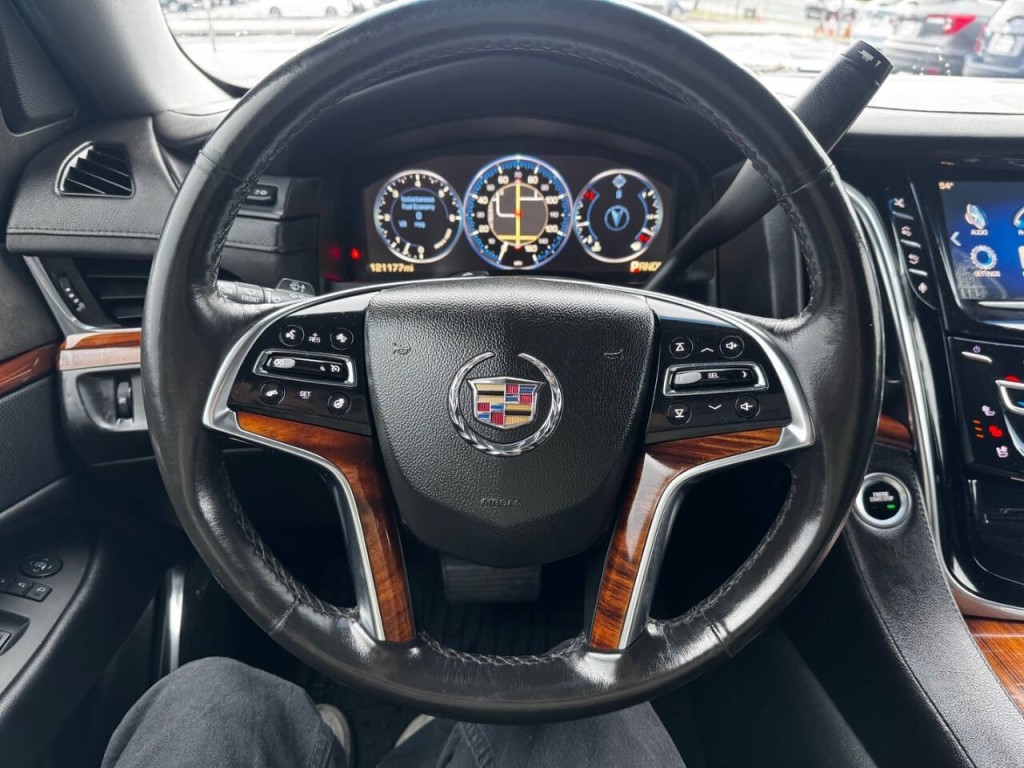 2015 Cadillac Escalade Image 6