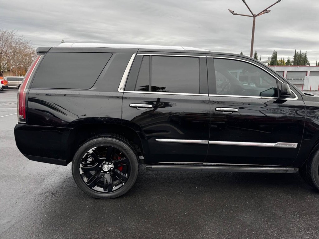 2015 Cadillac Escalade Image 9