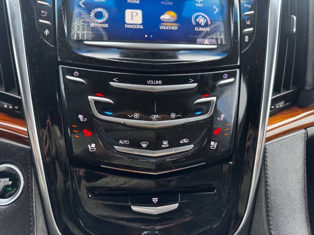 2015 Cadillac Escalade Image 16