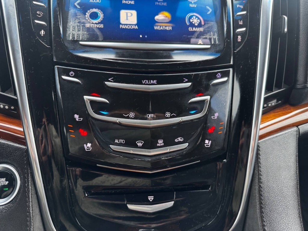 2015 Cadillac Escalade Image 18