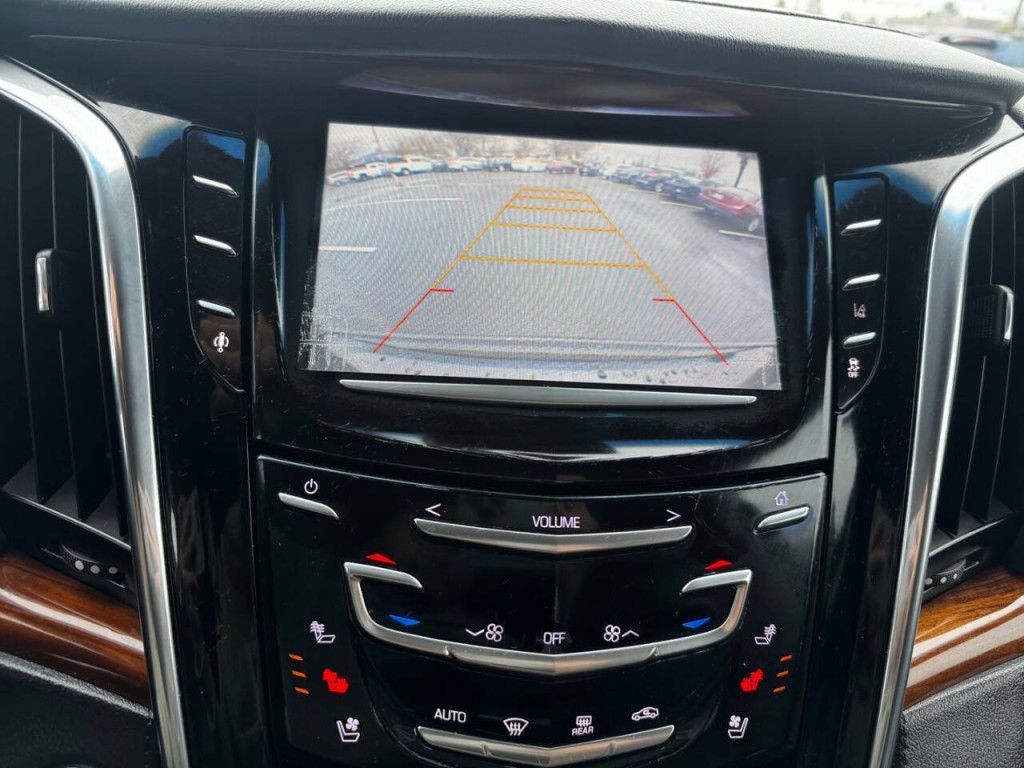 2015 Cadillac Escalade Image 21