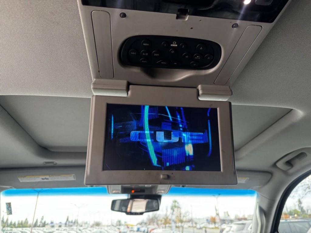 2015 Cadillac Escalade Image 37