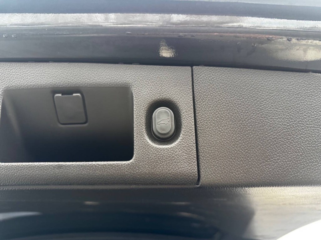 2015 Cadillac Escalade Image 48