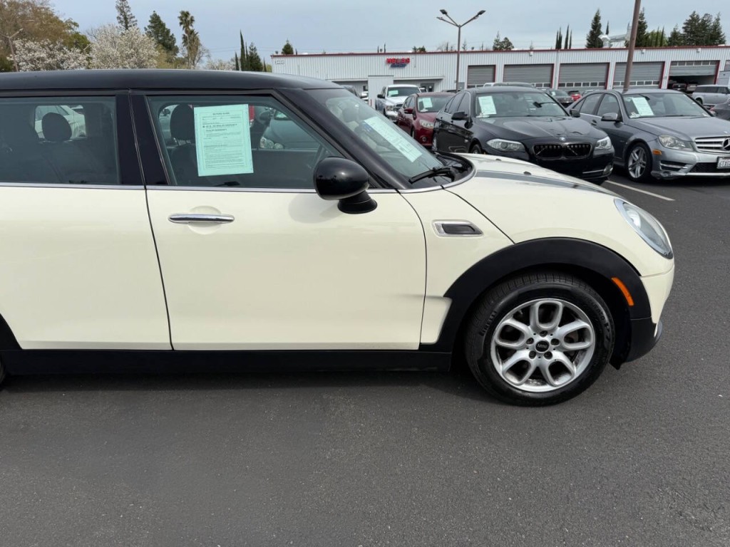 2016 MINI Cooper Clubman Image 3