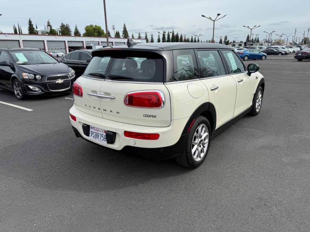 2016 MINI Cooper Clubman Image 7