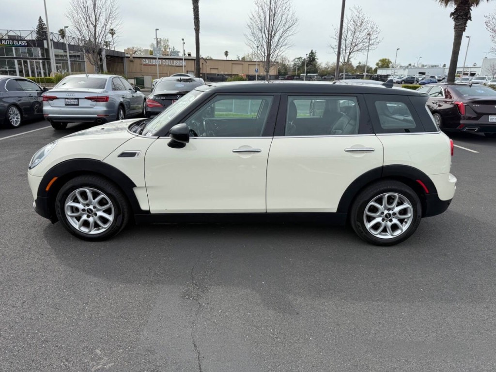 2016 MINI Cooper Clubman Image 9