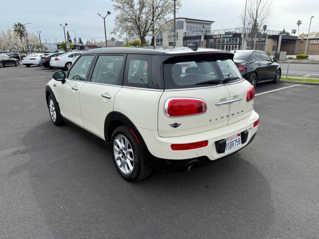 2016 MINI Cooper Clubman Image 10