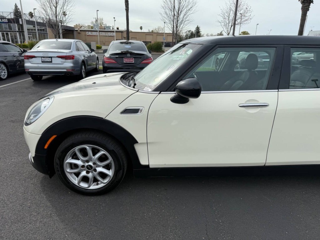 2016 MINI Cooper Clubman Image 12