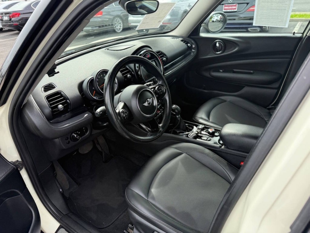 2016 MINI Cooper Clubman Image 14