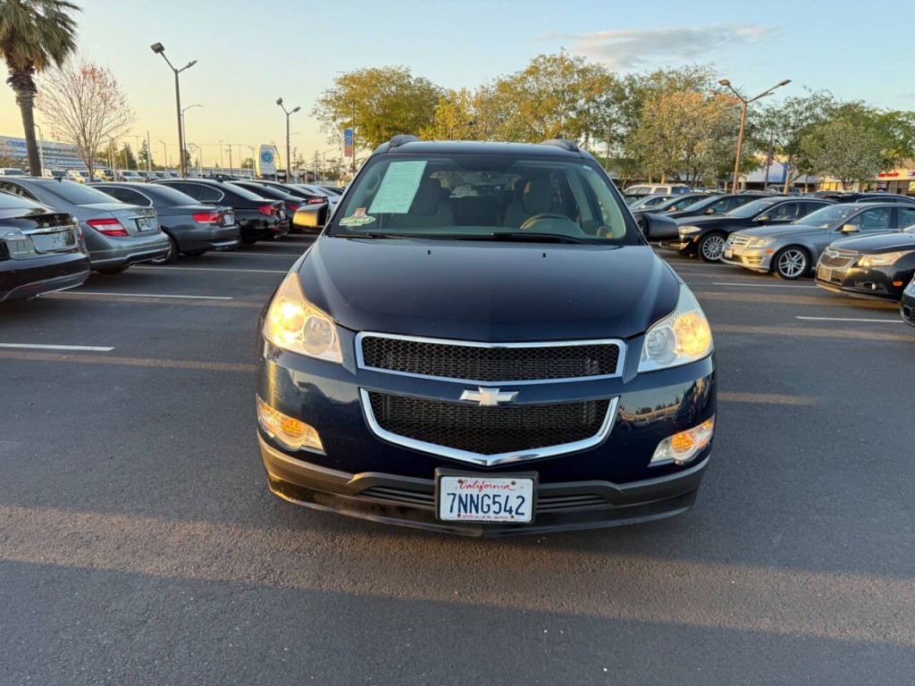 2012 Chevrolet Traverse Image 2