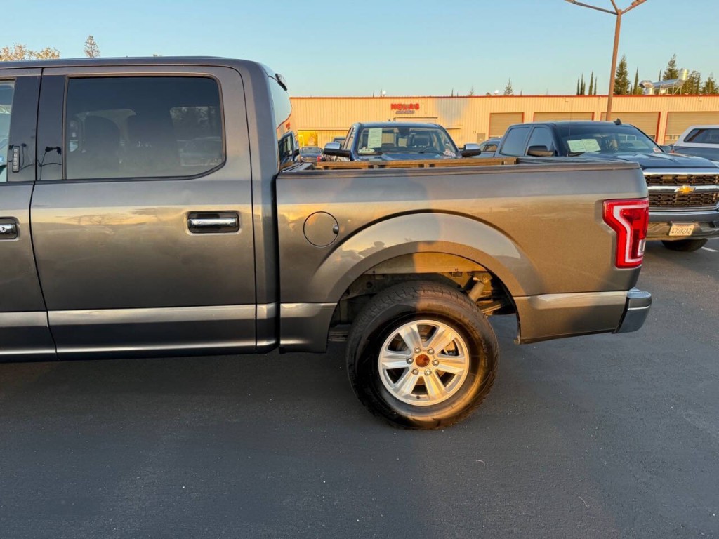 2017 Ford F-150 Image 12