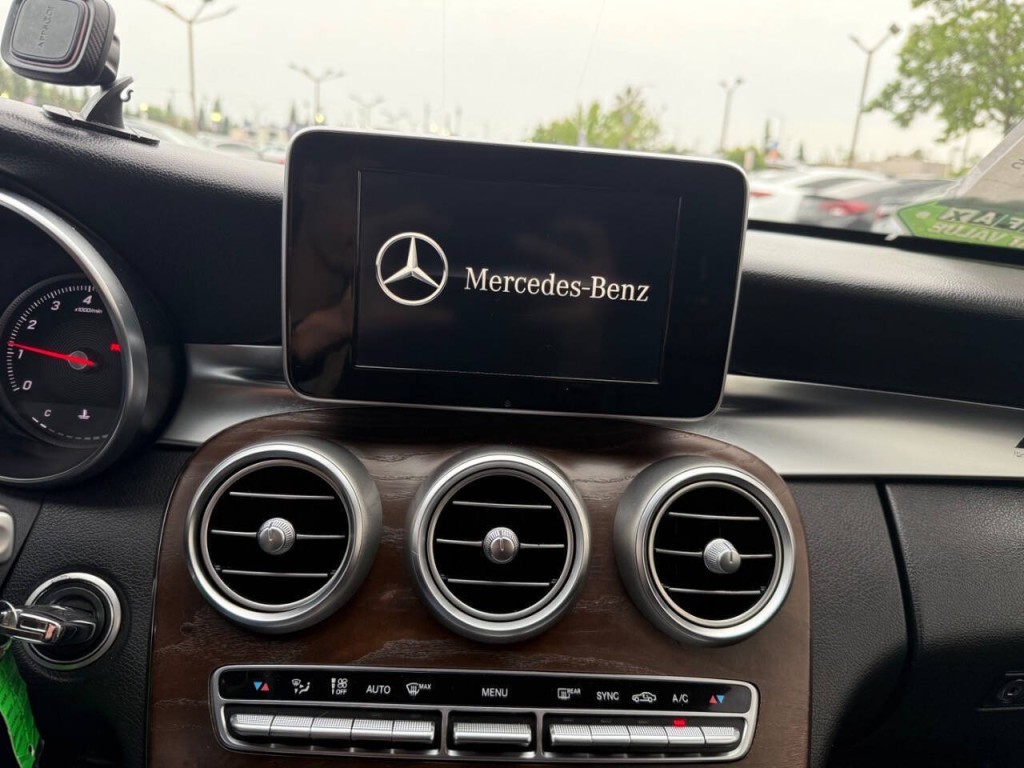 2018 Mercedes-Benz C-Class Image 14
