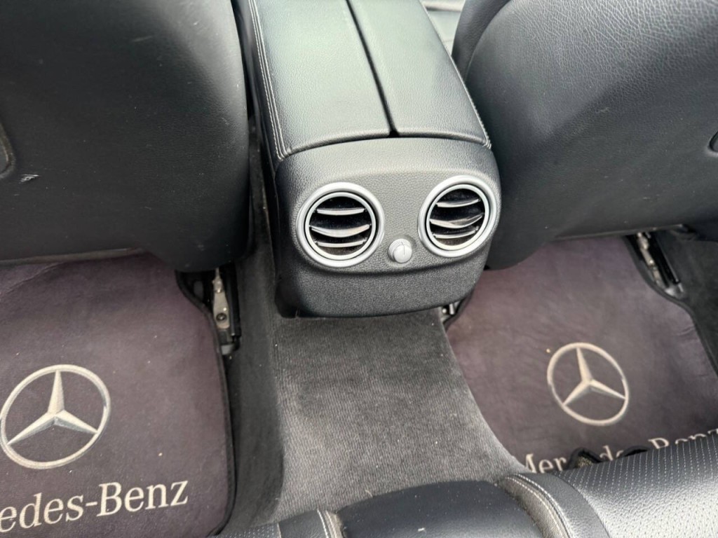 2018 Mercedes-Benz C-Class Image 26