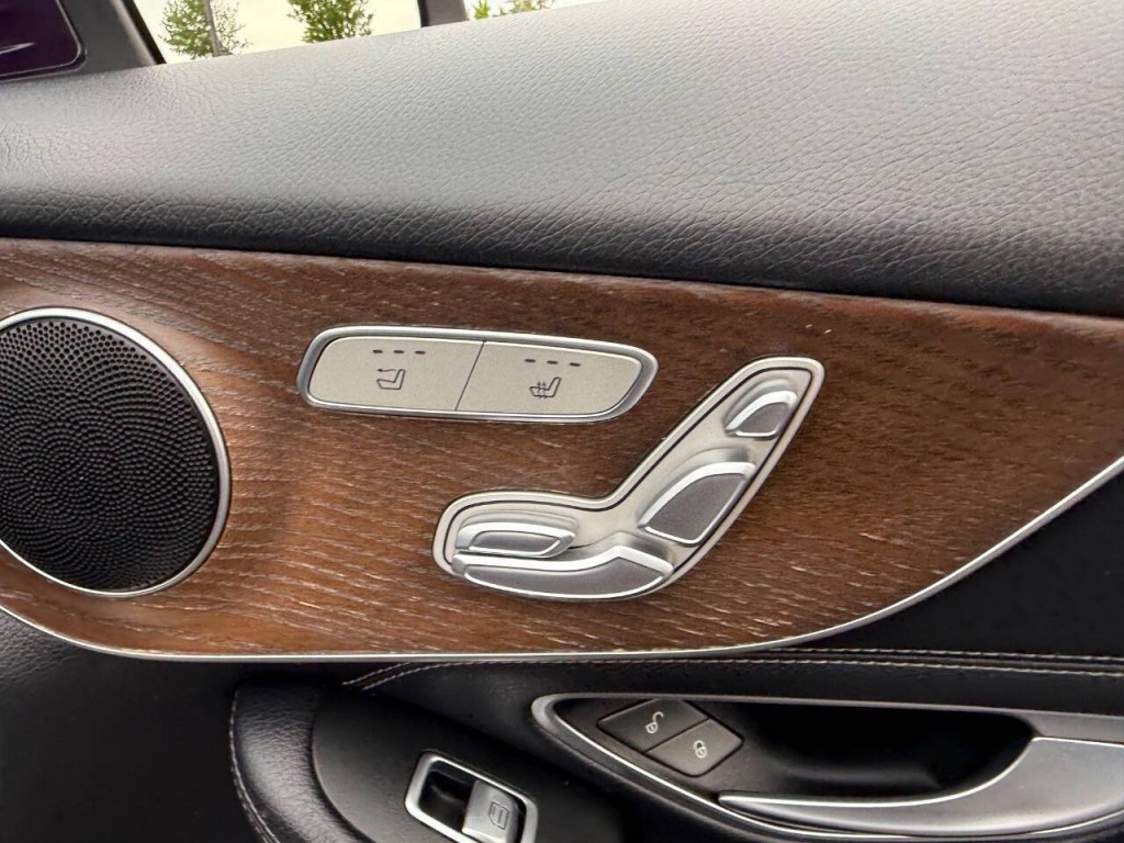 2018 Mercedes-Benz C-Class Image 30