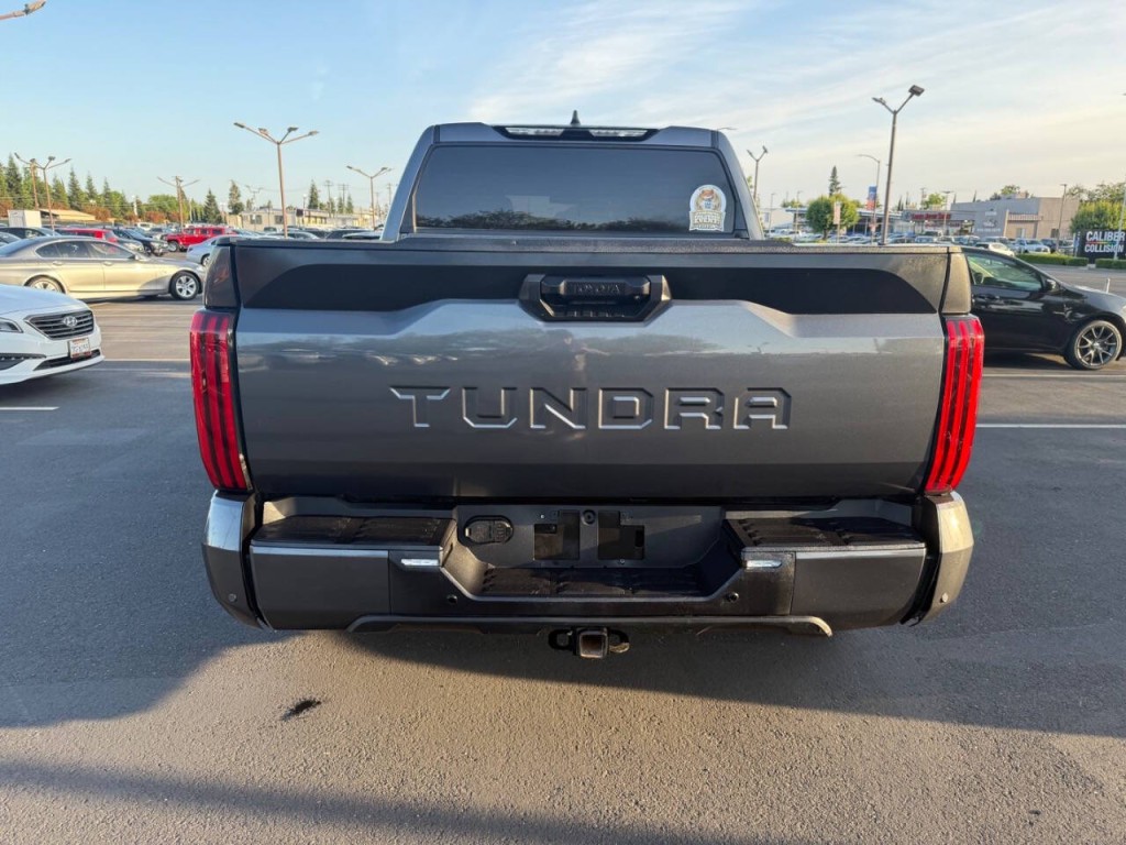 2023 Toyota Tundra Image 9