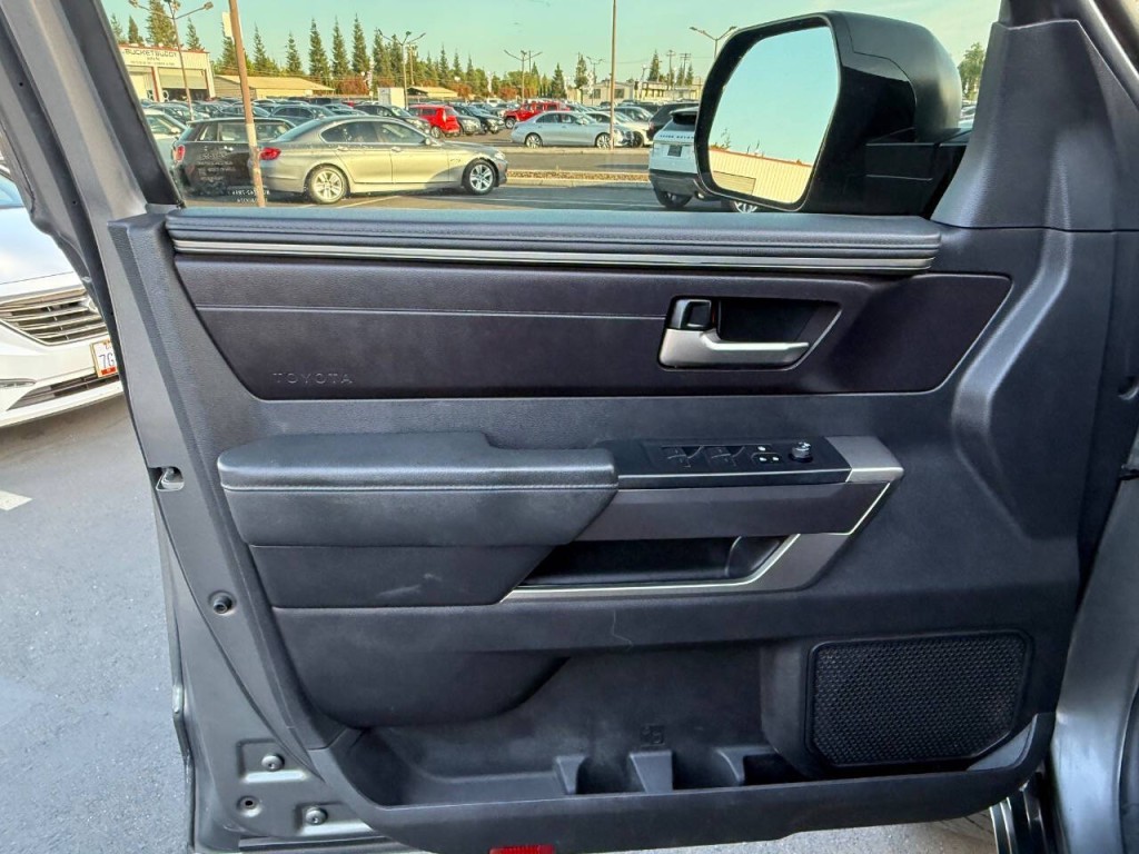 2023 Toyota Tundra Image 23