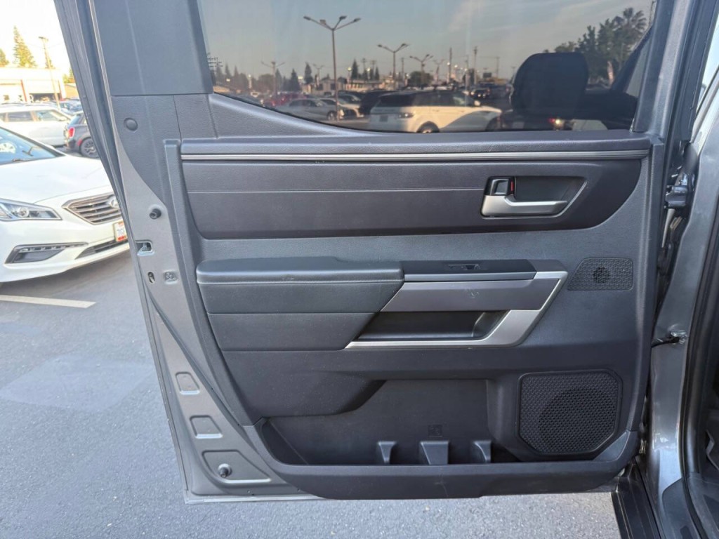 2023 Toyota Tundra Image 27
