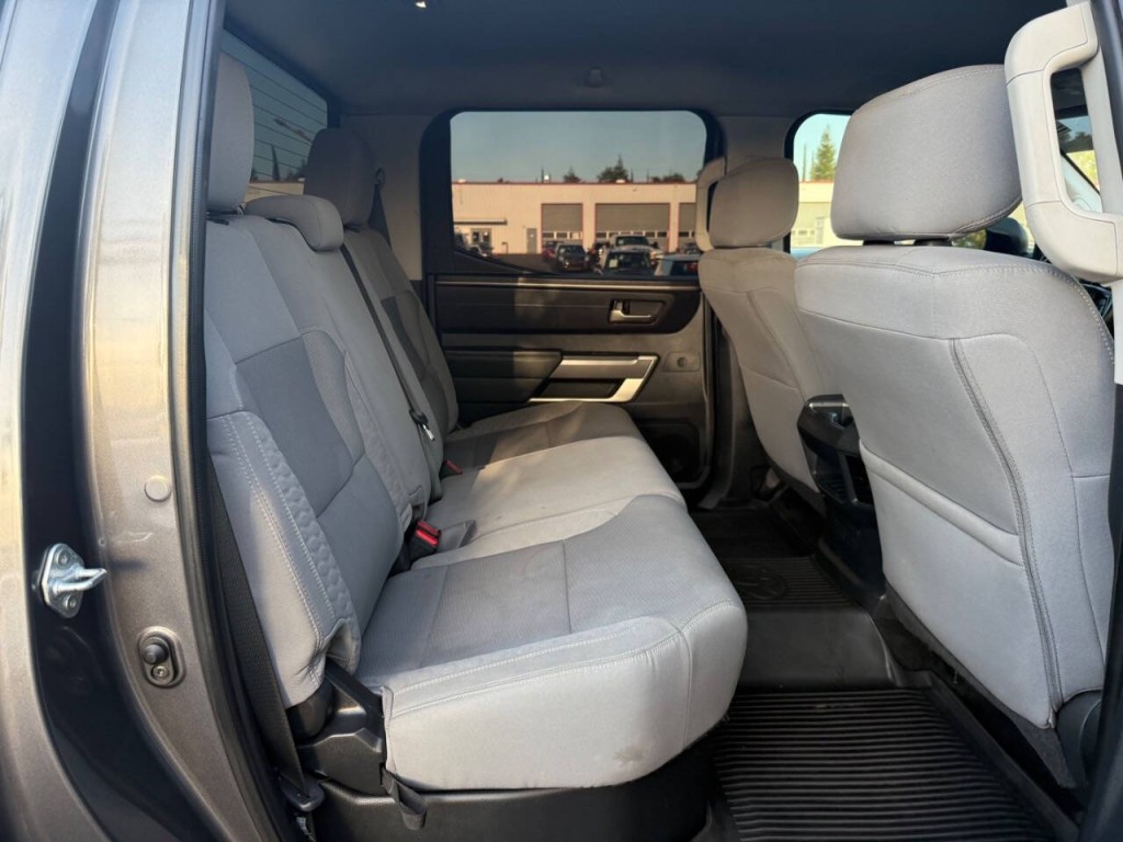 2023 Toyota Tundra Image 32