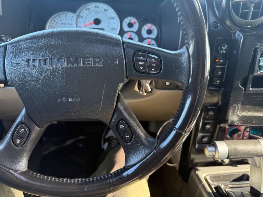 2003 HUMMER H2 Image 12