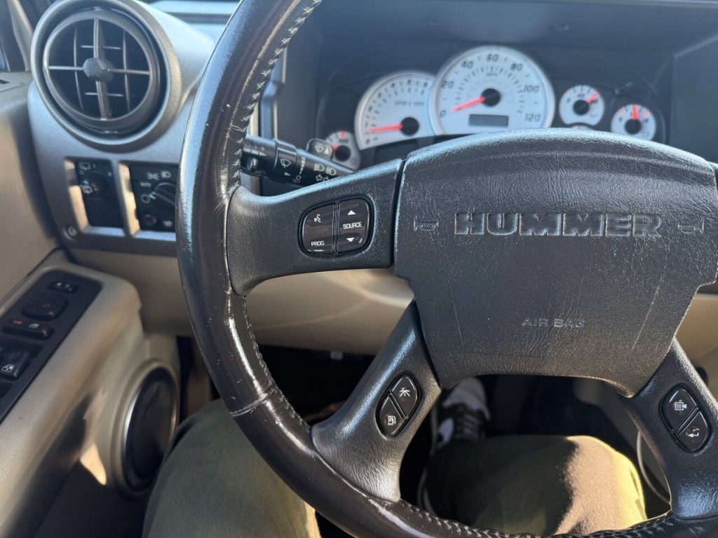 2003 HUMMER H2 Image 13