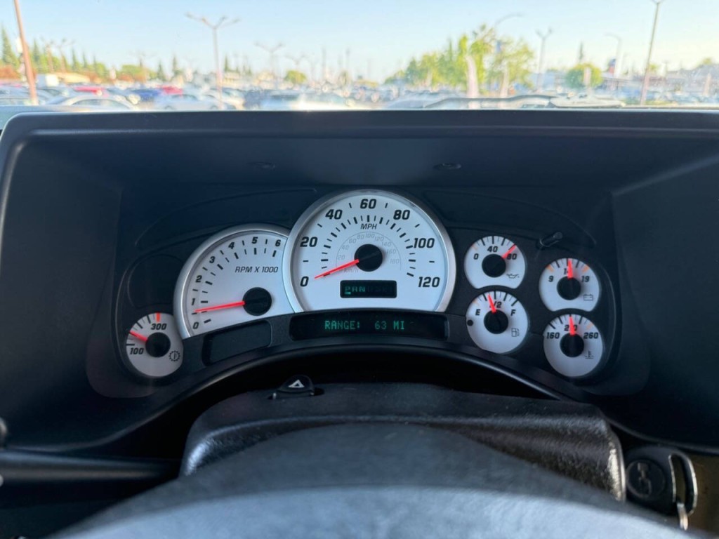 2003 HUMMER H2 Image 14