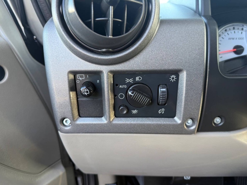 2003 HUMMER H2 Image 17