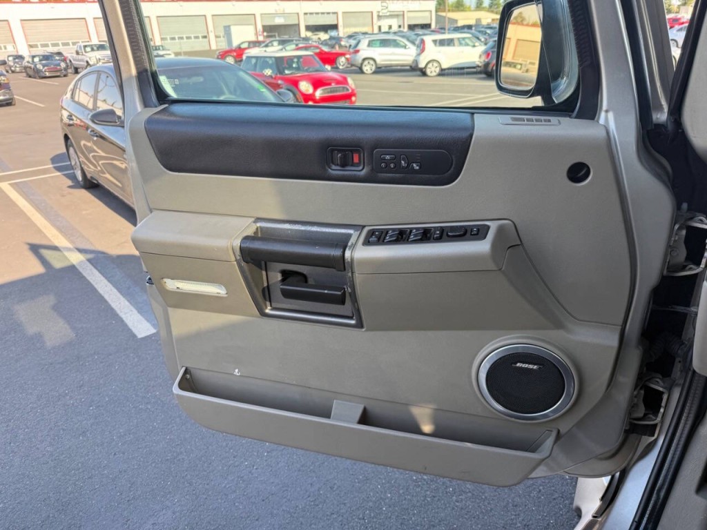 2003 HUMMER H2 Image 20