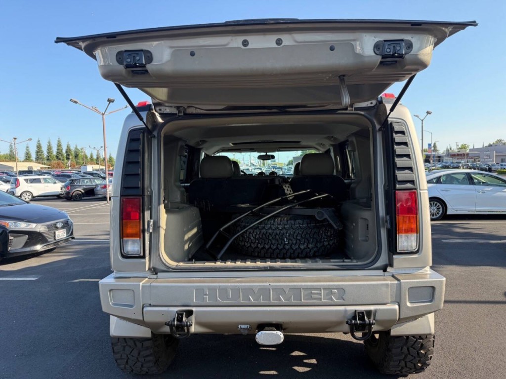 2003 HUMMER H2 Image 25