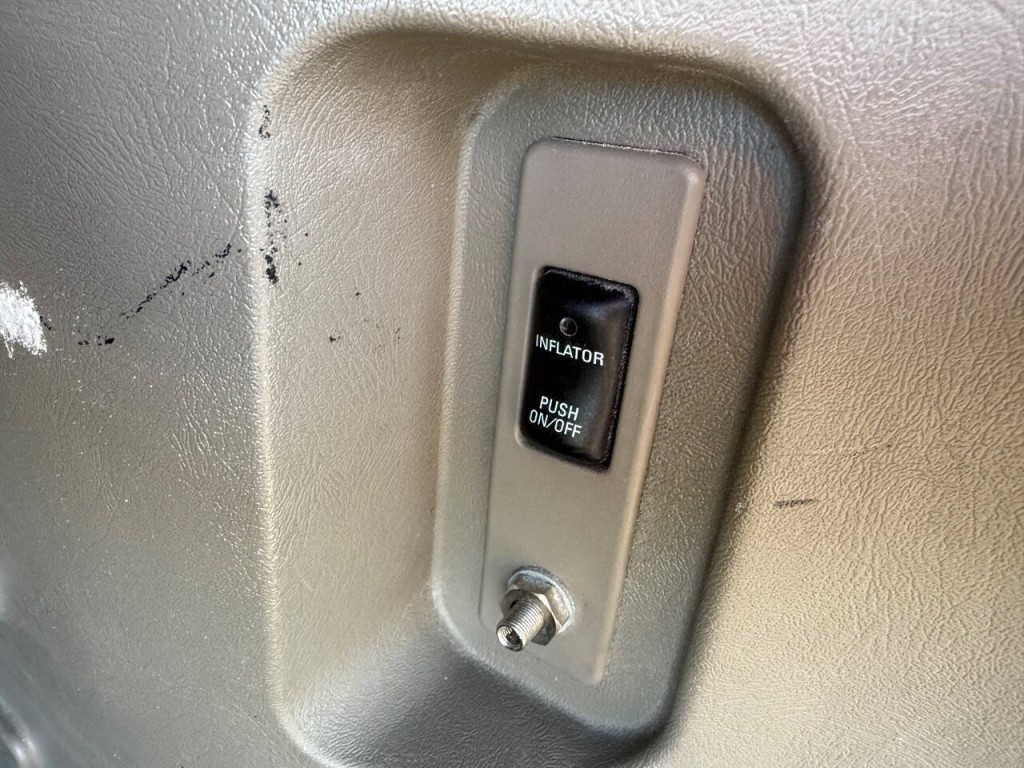 2003 HUMMER H2 Image 27