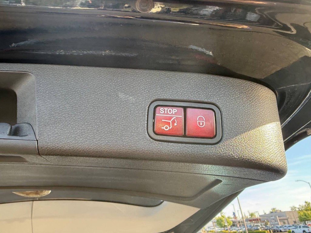 2015 Mercedes-Benz GL-Class Image 19