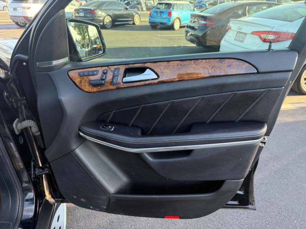 2015 Mercedes-Benz GL-Class Image 22