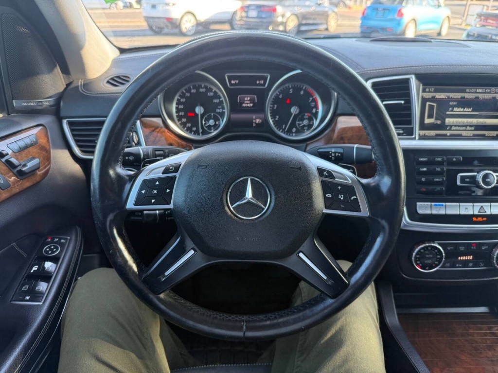 2015 Mercedes-Benz GL-Class Image 26